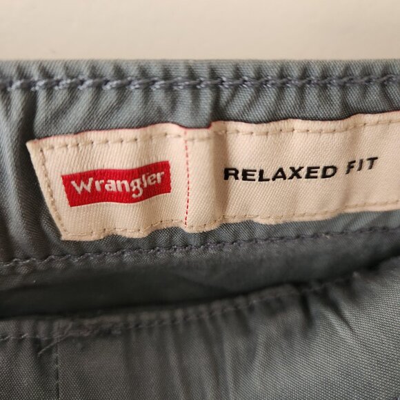 Wrangler Men’s Relaxed Fit Cargo Shorts Size M (32-34) NWOT - Picture 4 of 6